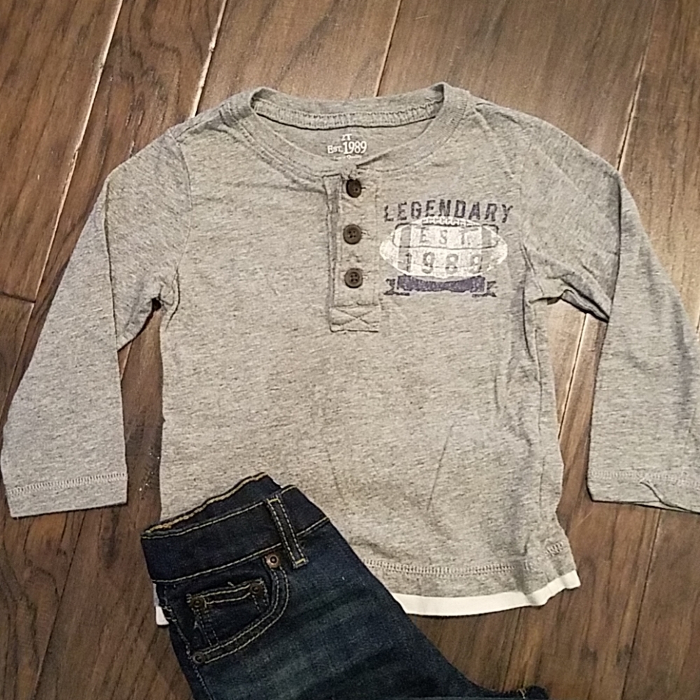Legendary sporty graphic henley
